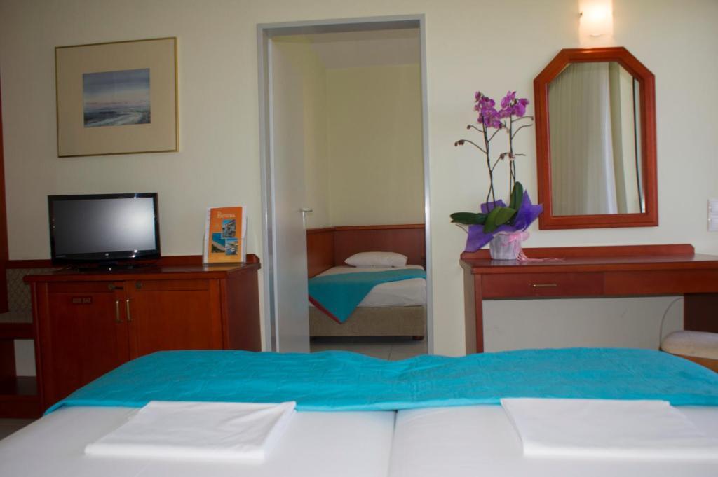 Dionisos Hotel Mytikas  Extérieur photo